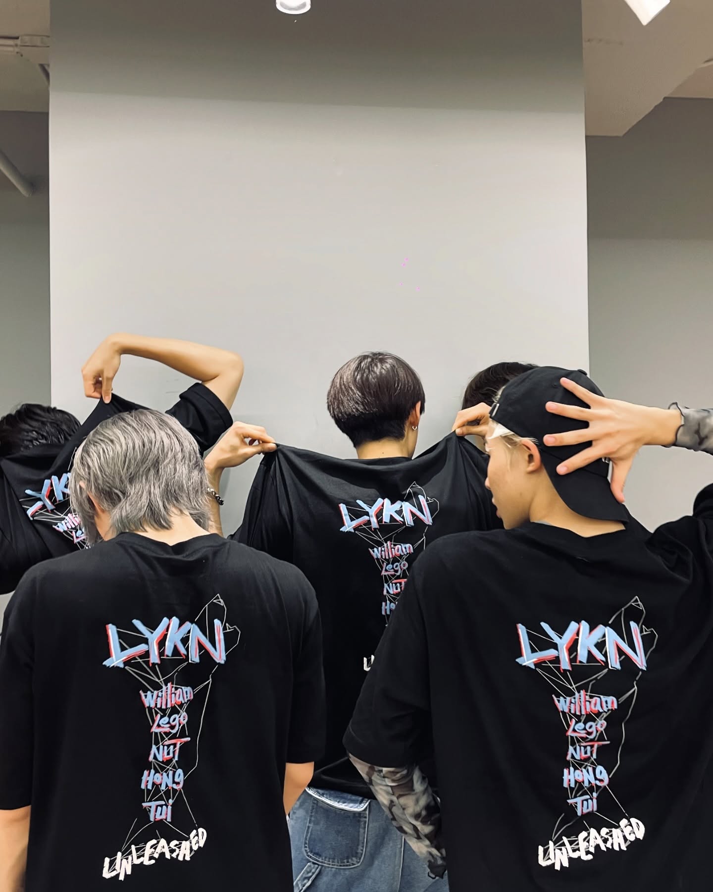 Thai Silk Blouse - T-Shirt de concert thaïlandais Gmmtv Lykn