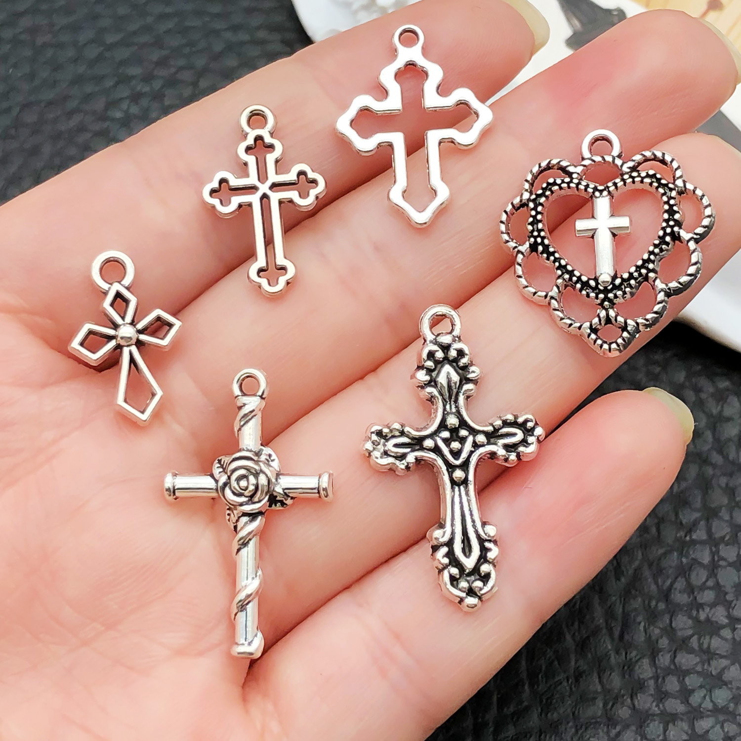 Assortiment de pendentifs croi - Ethnic Fashion Jewellery avis et prix