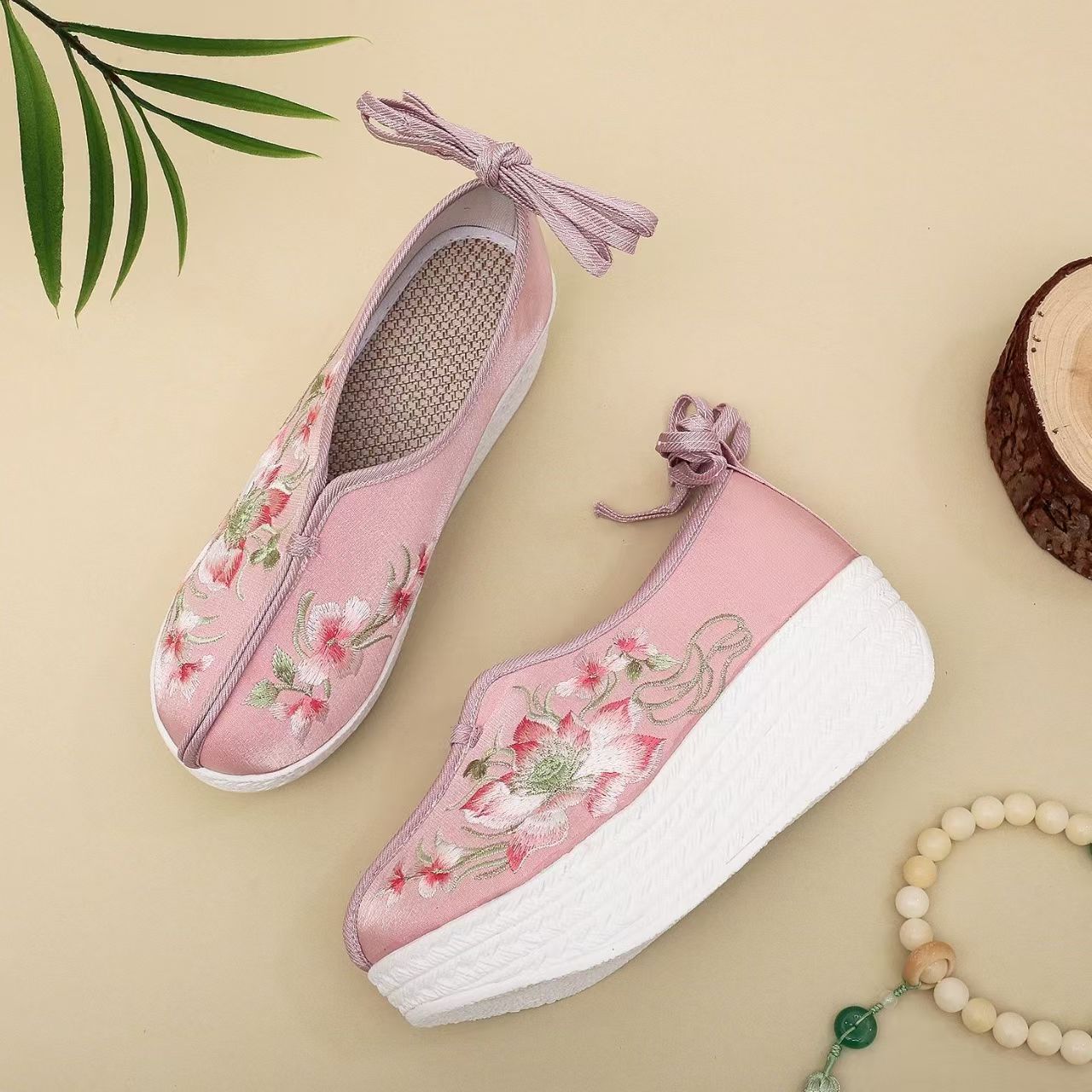 Chaussures compensées brodées  - Ethnic Fabric avis et prix