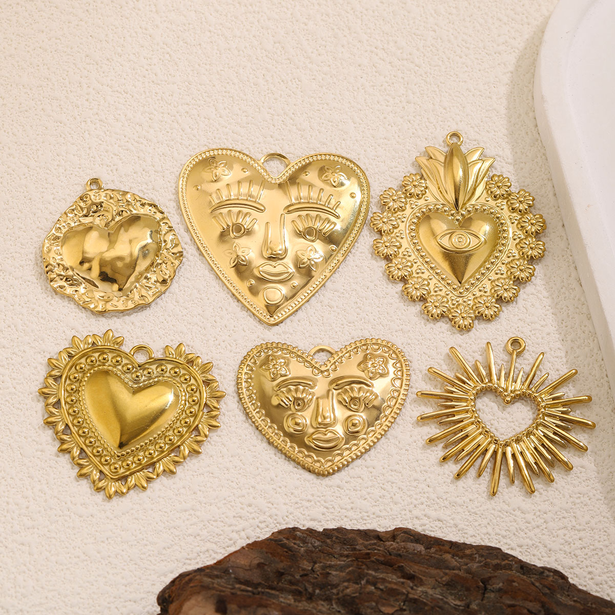 Breloques en forme de cœur en  - Ethnic Fashion Jewellery avis et prix
