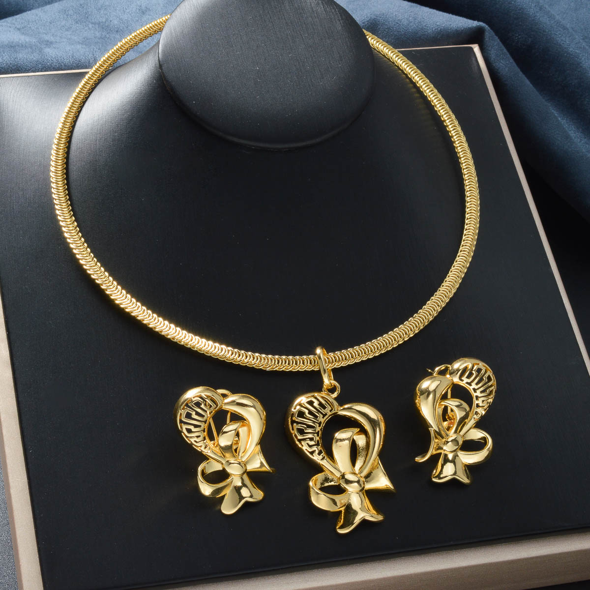 Parure de bijoux plaqués or 18 - Ethnic Fashion In Dubai avis et prix