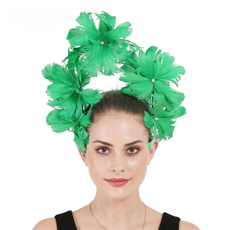 Coiffe à plumes exagérée pour  - Ethnic Fashion Runway avis et prix