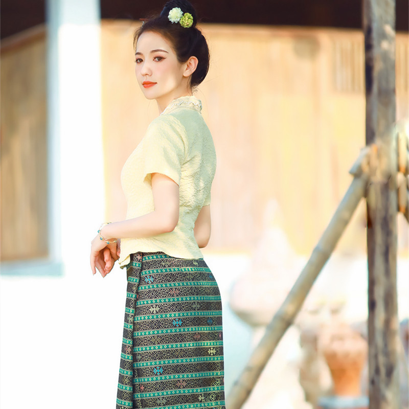 Vêtements thaïlandais Dai jaun - Thai Silk Blouse avis et prix